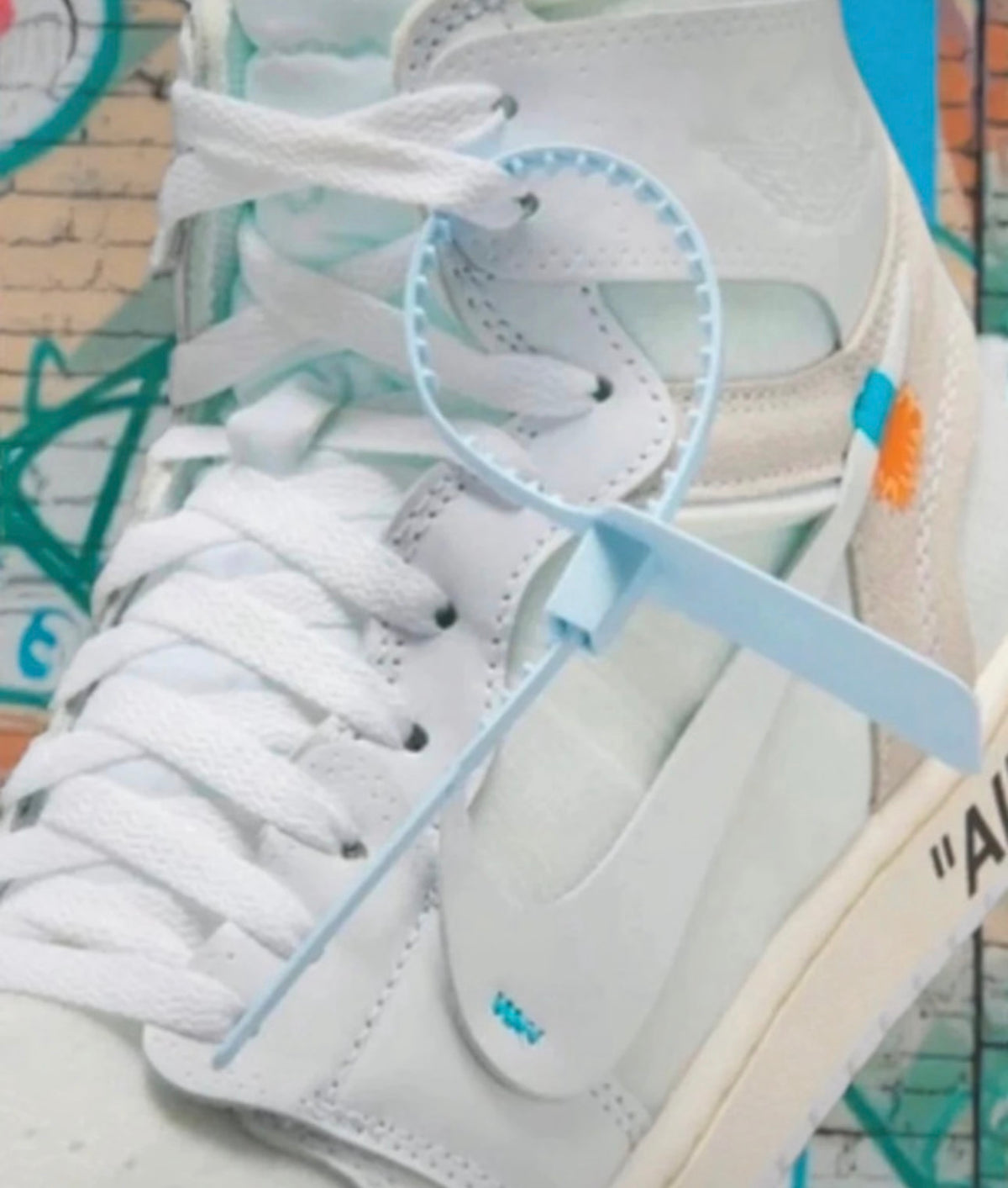 Brand New Off-White × Air Jordan 1 High "Alaska" / V.A.A. - UK 9